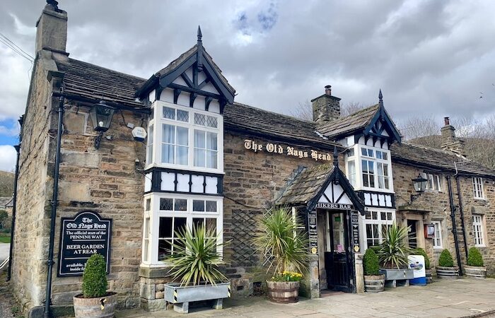 Review: The Old Nags Head – the inn at the start of The Pennine Way