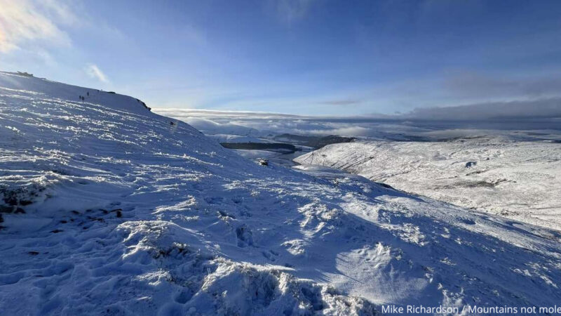 5 Winter Hikes In The Peak District